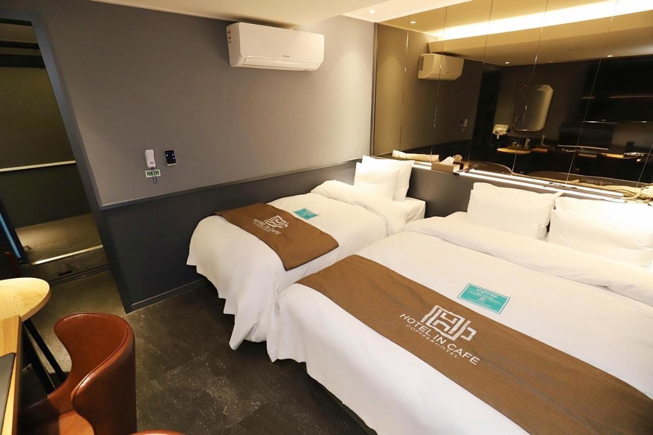 Hotel In Cafe Doksan Seul Quarto foto